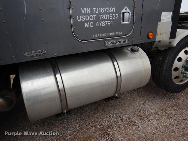 image for item DG5770 2007 Kenworth W900 semi truck