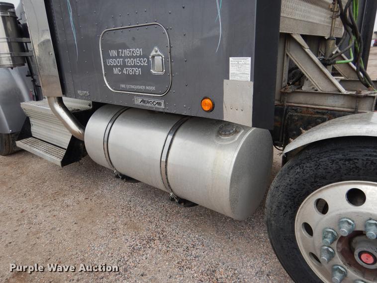 image for item DG5770 2007 Kenworth W900 semi truck