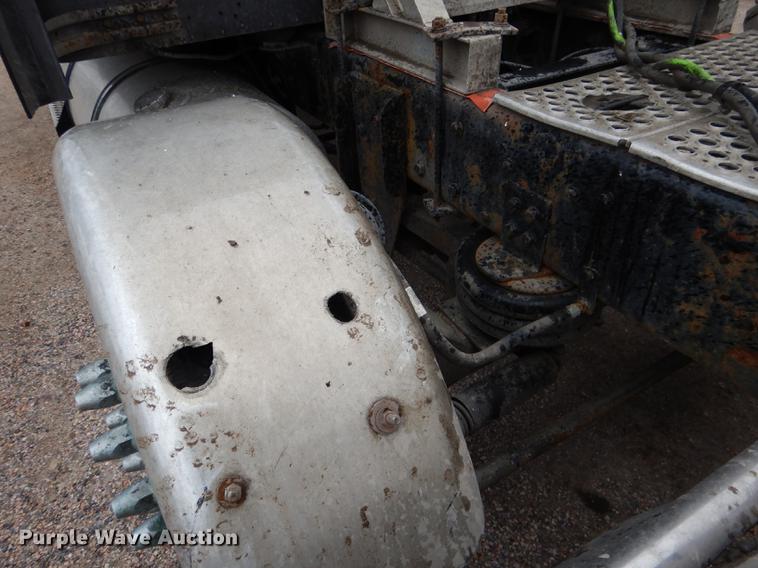 image for item DG5770 2007 Kenworth W900 semi truck