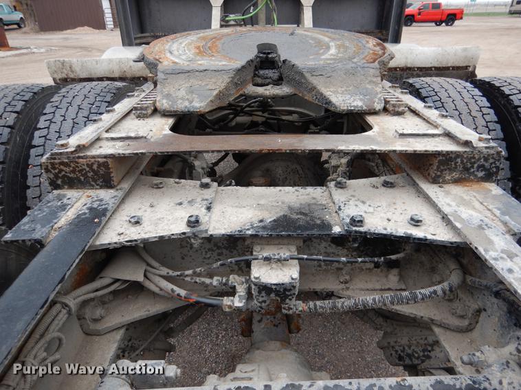 image for item DG5770 2007 Kenworth W900 semi truck