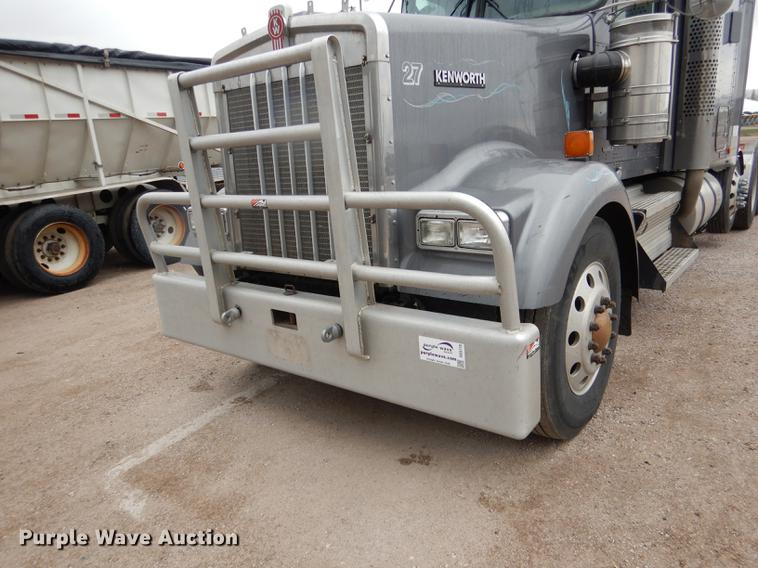 image for item DG5770 2007 Kenworth W900 semi truck