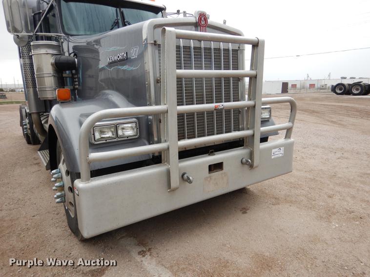 image for item DG5770 2007 Kenworth W900 semi truck