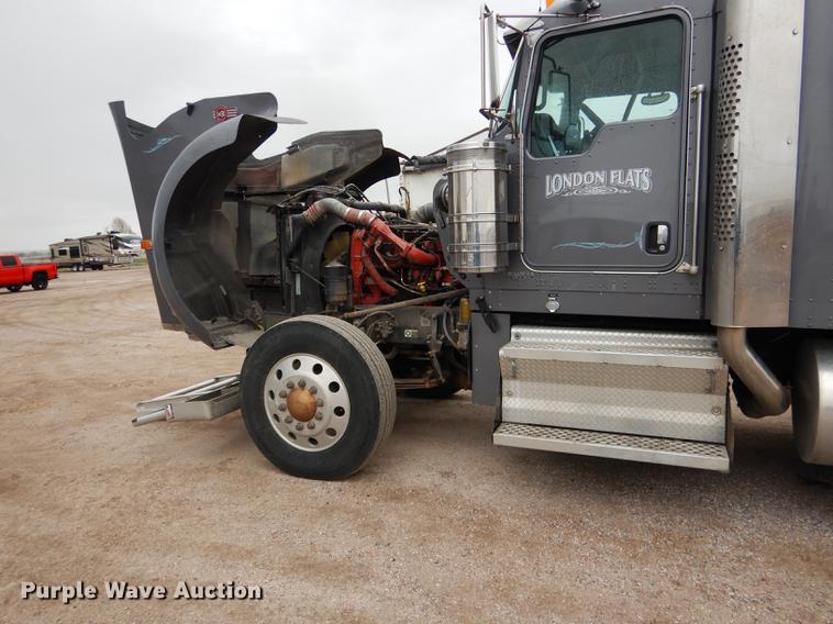 image for item DG5770 2007 Kenworth W900 semi truck