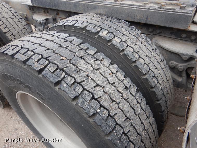 image for item DG5770 2007 Kenworth W900 semi truck