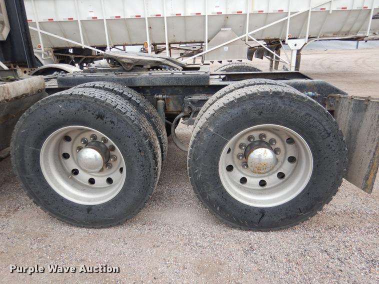 image for item DG5770 2007 Kenworth W900 semi truck