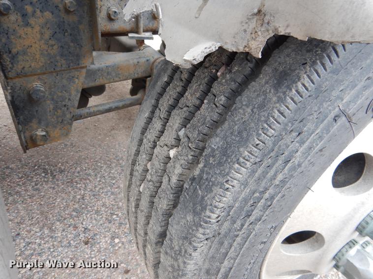 image for item DG5770 2007 Kenworth W900 semi truck