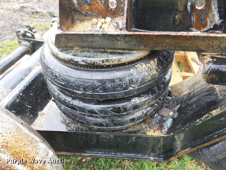 image for item DX9170 2005 Sterling L8500 pusher tag axle