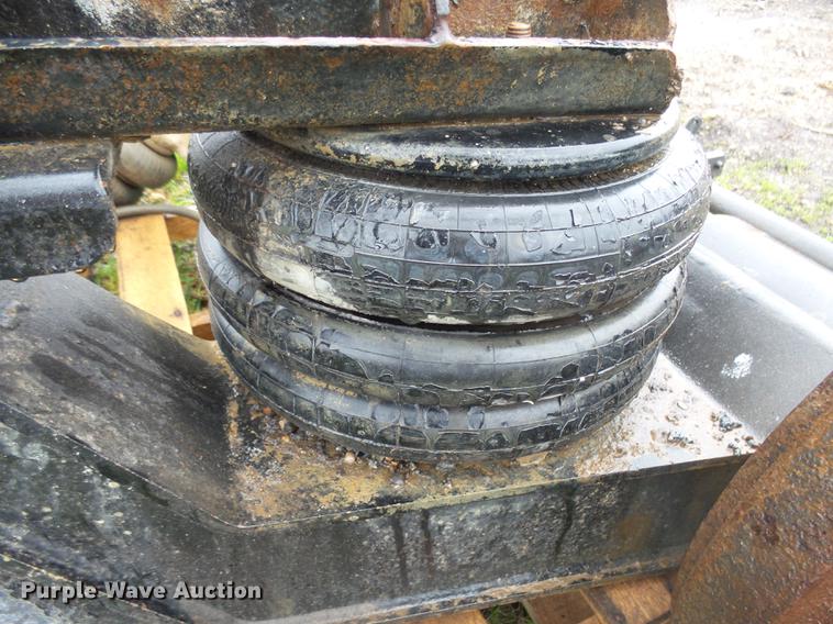 image for item DX9170 2005 Sterling L8500 pusher tag axle