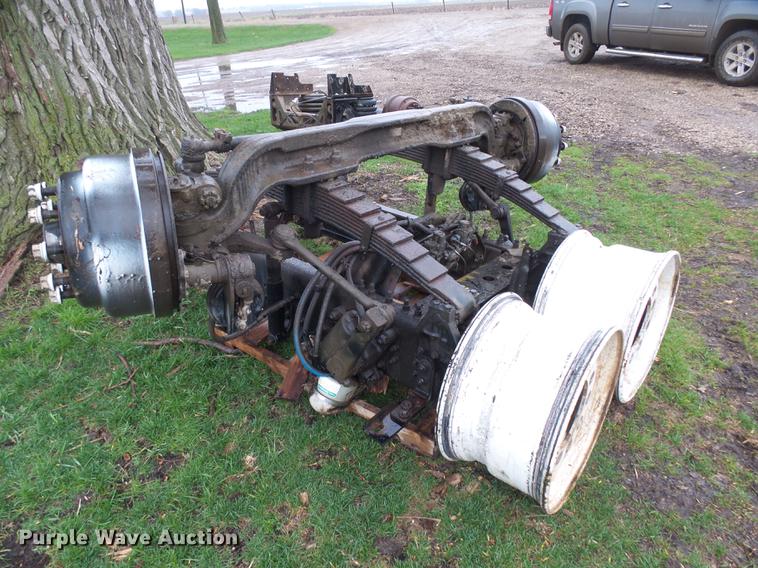 image for item DX9179 2005 Sterling L8500 front axle