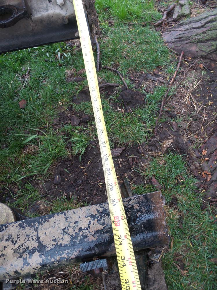 image for item DX9179 2005 Sterling L8500 front axle