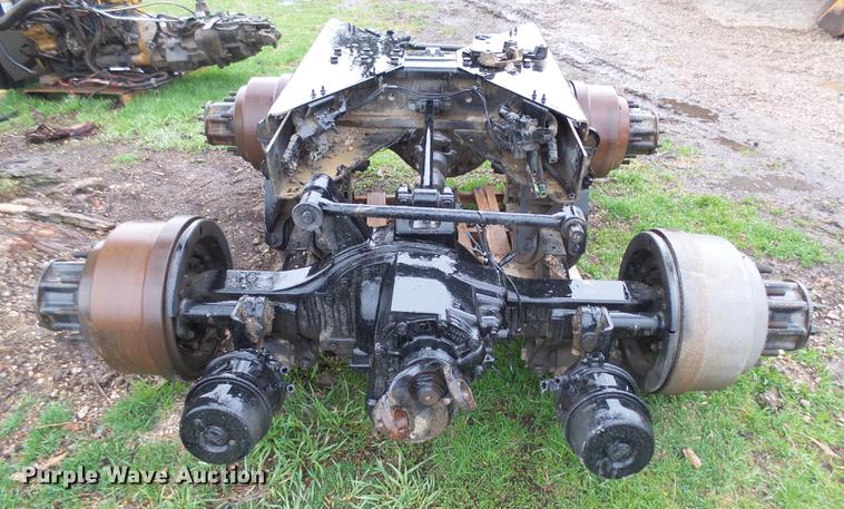 image for item EF9510 2005 Sterling L8500 walking beam rear axle