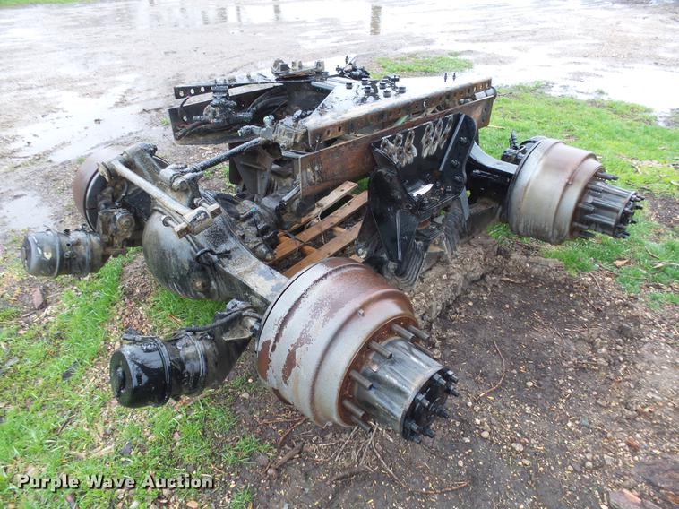 image for item EF9510 2005 Sterling L8500 walking beam rear axle