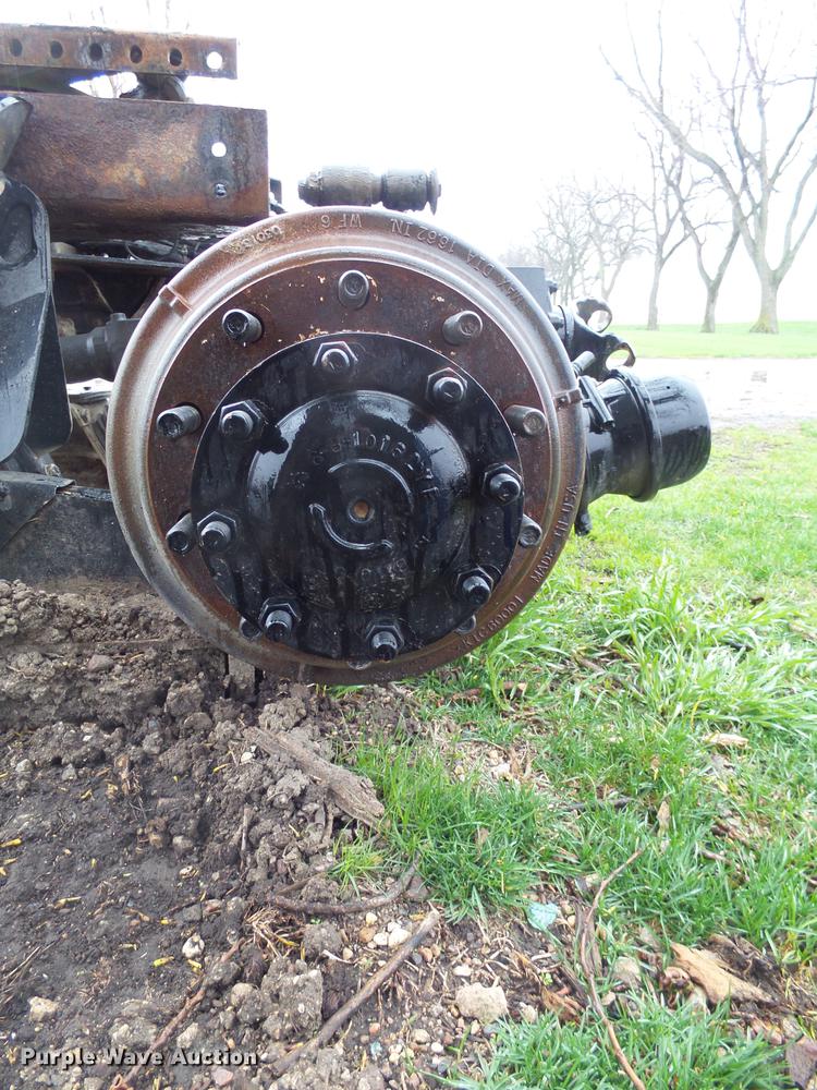 image for item EF9510 2005 Sterling L8500 walking beam rear axle