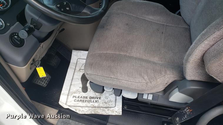 image for item EN9921 2014 Freightliner Cascadia 125 semi truck