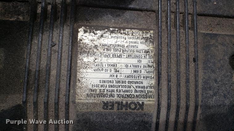 image for item EN9921 2014 Freightliner Cascadia 125 semi truck