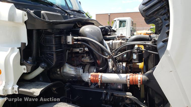 image for item EN9921 2014 Freightliner Cascadia 125 semi truck