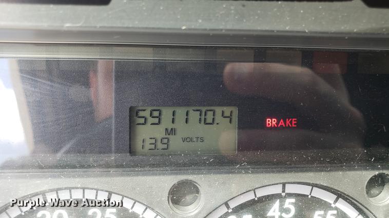 image for item EN9922 2015 Freightliner Cascadia 125 semi truck