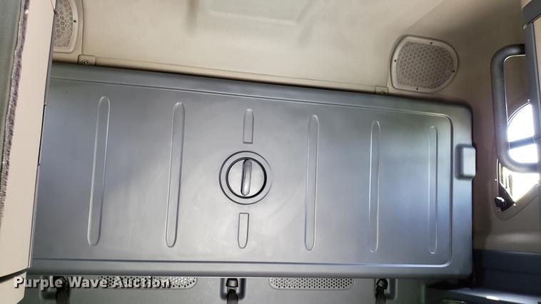 image for item EN9922 2015 Freightliner Cascadia 125 semi truck