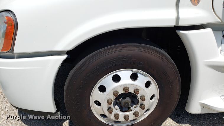 image for item EN9922 2015 Freightliner Cascadia 125 semi truck