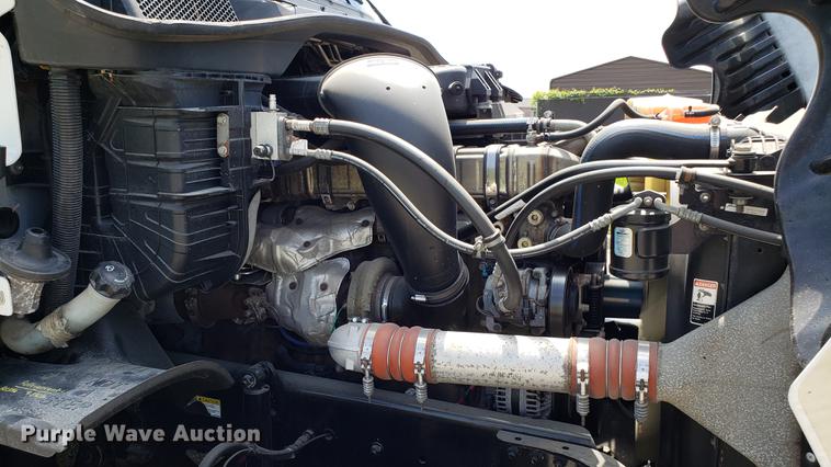 image for item EN9922 2015 Freightliner Cascadia 125 semi truck