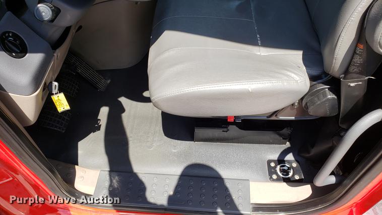 image for item EN9923 2013 Freightliner Cascadia semi truck