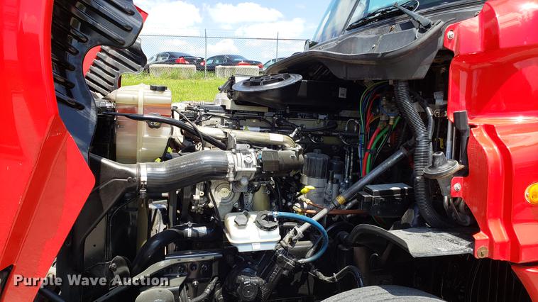 image for item EN9923 2013 Freightliner Cascadia semi truck