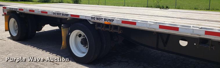 image for item EN9925 2012 Transcraft DTL211 drop deck trailer