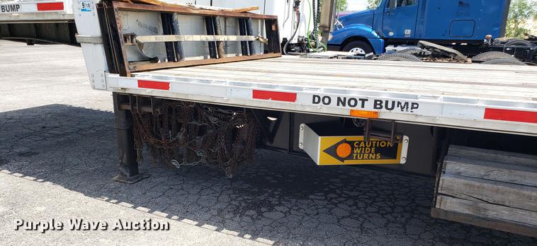 image for item EN9925 2012 Transcraft DTL211 drop deck trailer