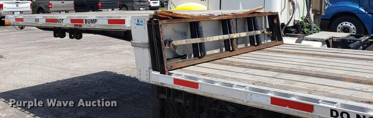 image for item EN9925 2012 Transcraft DTL211 drop deck trailer