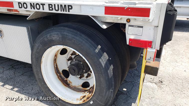 image for item EN9925 2012 Transcraft DTL211 drop deck trailer