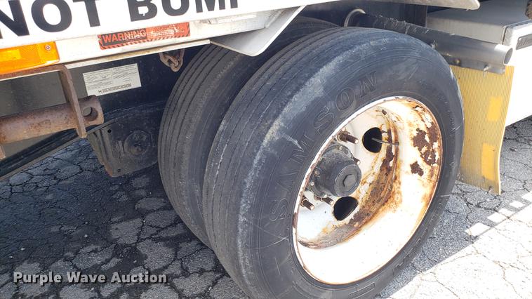 image for item EN9925 2012 Transcraft DTL211 drop deck trailer