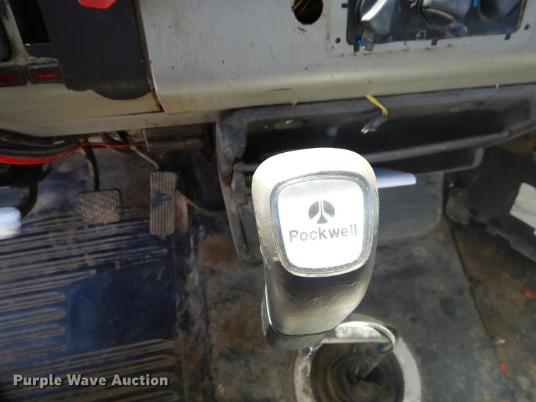 image for item EZ9998 2000 Freightliner FL112 semi truck