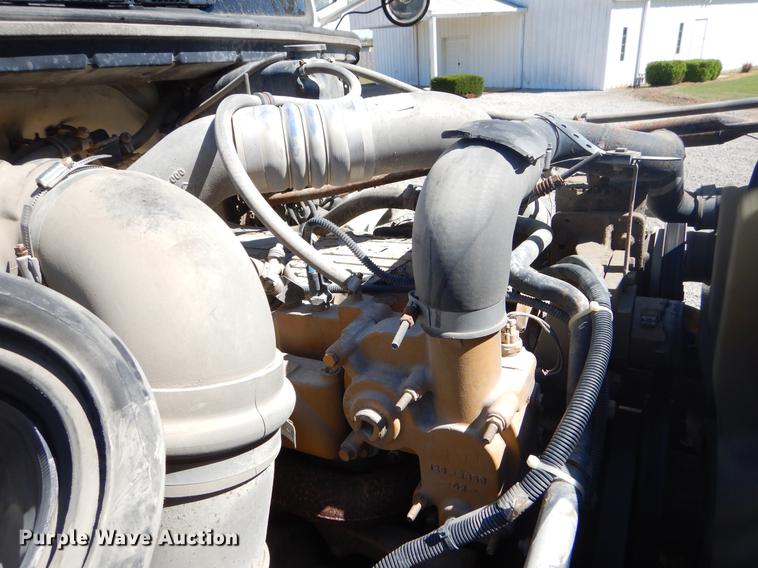 image for item EZ9998 2000 Freightliner FL112 semi truck