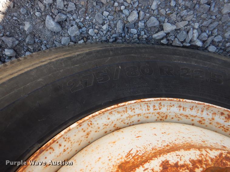 image for item EZ9998 2000 Freightliner FL112 semi truck