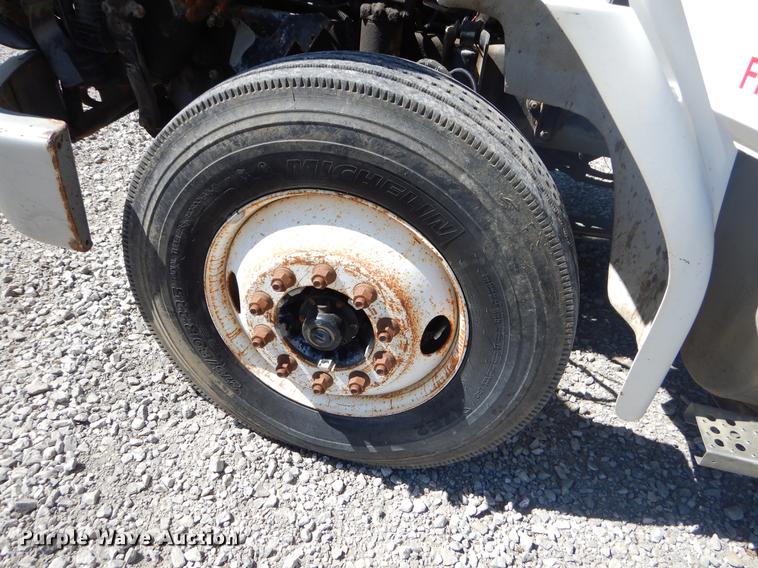 image for item EZ9998 2000 Freightliner FL112 semi truck