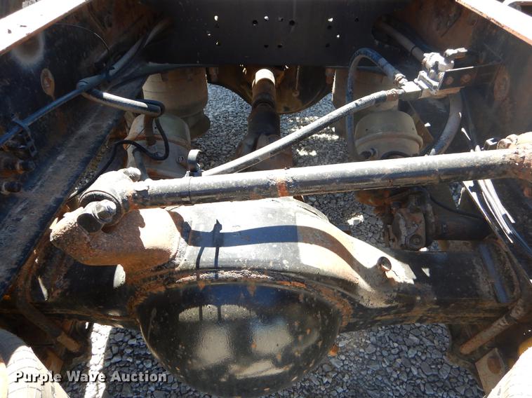 image for item EZ9998 2000 Freightliner FL112 semi truck