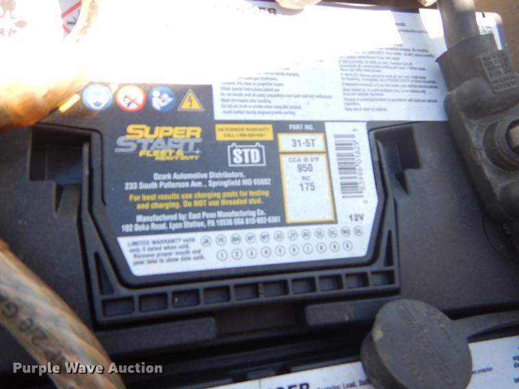 image for item EZ9998 2000 Freightliner FL112 semi truck