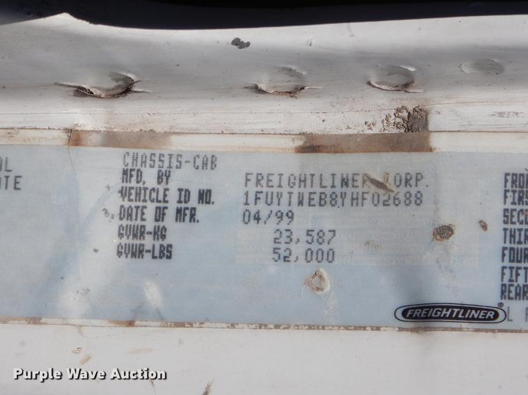 image for item EZ9998 2000 Freightliner FL112 semi truck