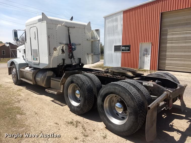 image for item FG9328 1994 Peterbilt 377 semi truck