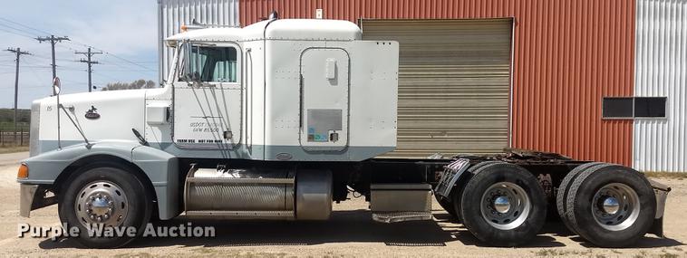 image for item FG9328 1994 Peterbilt 377 semi truck