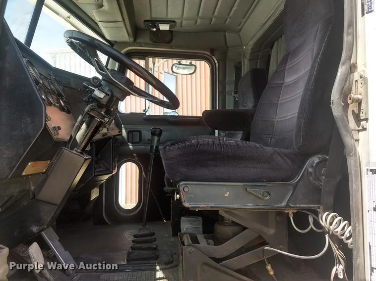 image for item FG9328 1994 Peterbilt 377 semi truck