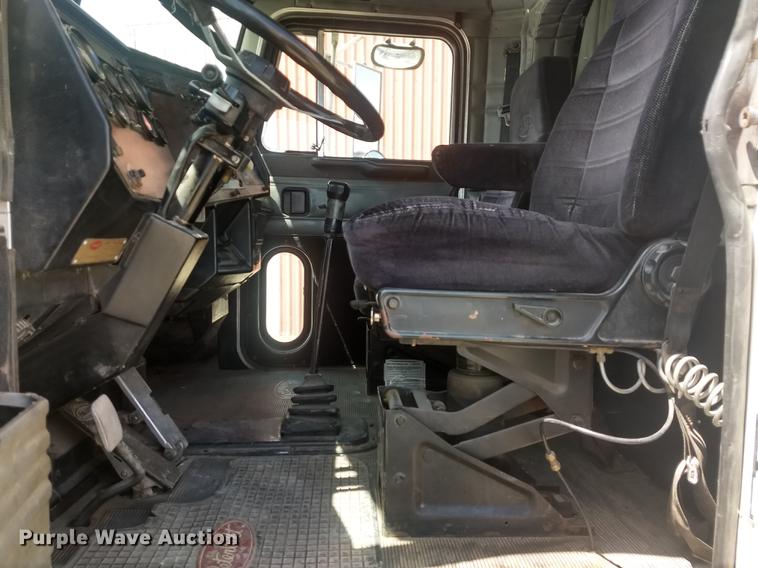 image for item FG9328 1994 Peterbilt 377 semi truck