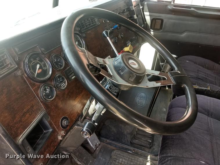 image for item FG9328 1994 Peterbilt 377 semi truck
