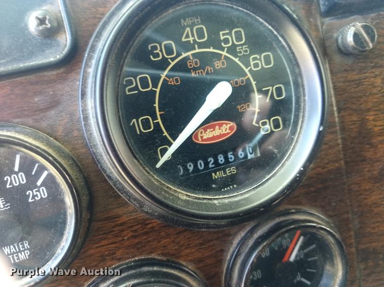 image for item FG9328 1994 Peterbilt 377 semi truck