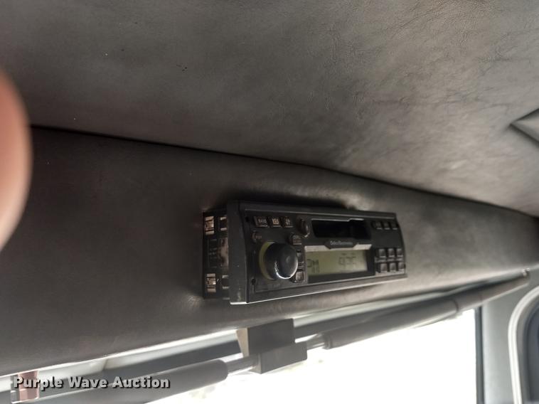 image for item FG9328 1994 Peterbilt 377 semi truck