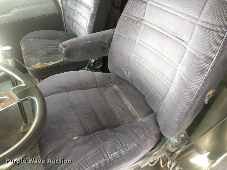 image for item FG9328 1994 Peterbilt 377 semi truck