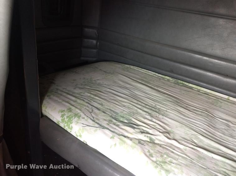 image for item FG9328 1994 Peterbilt 377 semi truck