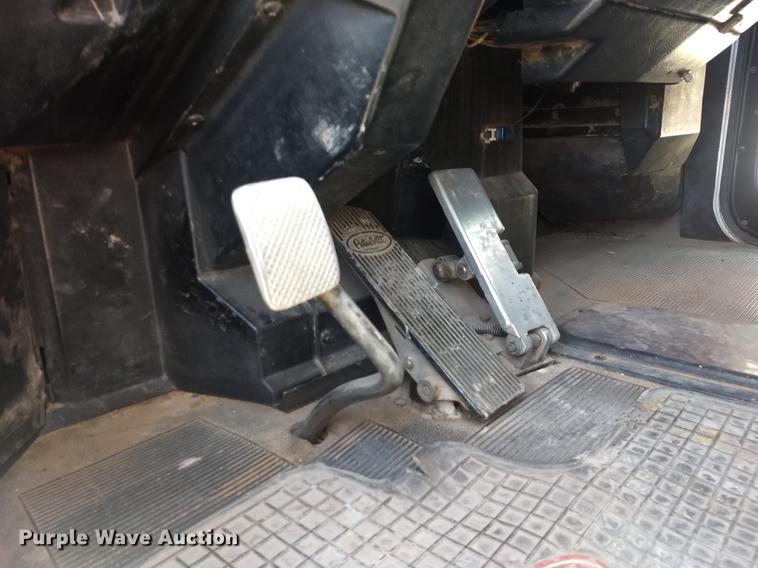 image for item FG9328 1994 Peterbilt 377 semi truck