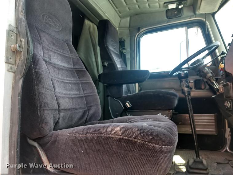 image for item FG9328 1994 Peterbilt 377 semi truck