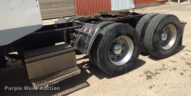 image for item FG9328 1994 Peterbilt 377 semi truck